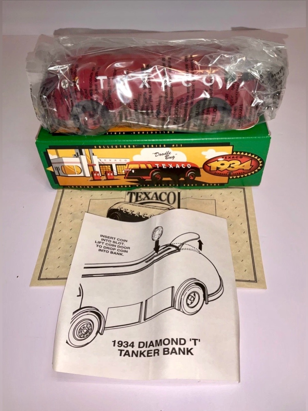 ERTL Diecast Texaco 1934 Diamond "T" Tanker Bank DOODLE BUG New In Box Great!